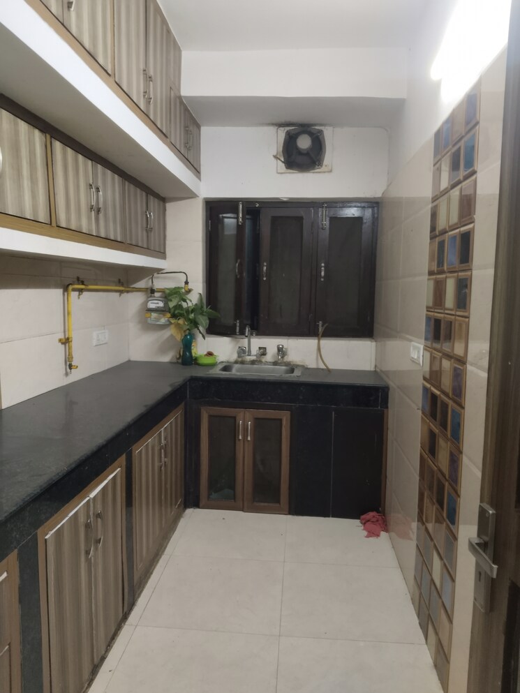 Kitchen, sarita-vihar-pocket-c-rwa 2 Bedroom 1150 Sq.Ft. Apartment In Sarita Vihar Delhi 9369903
