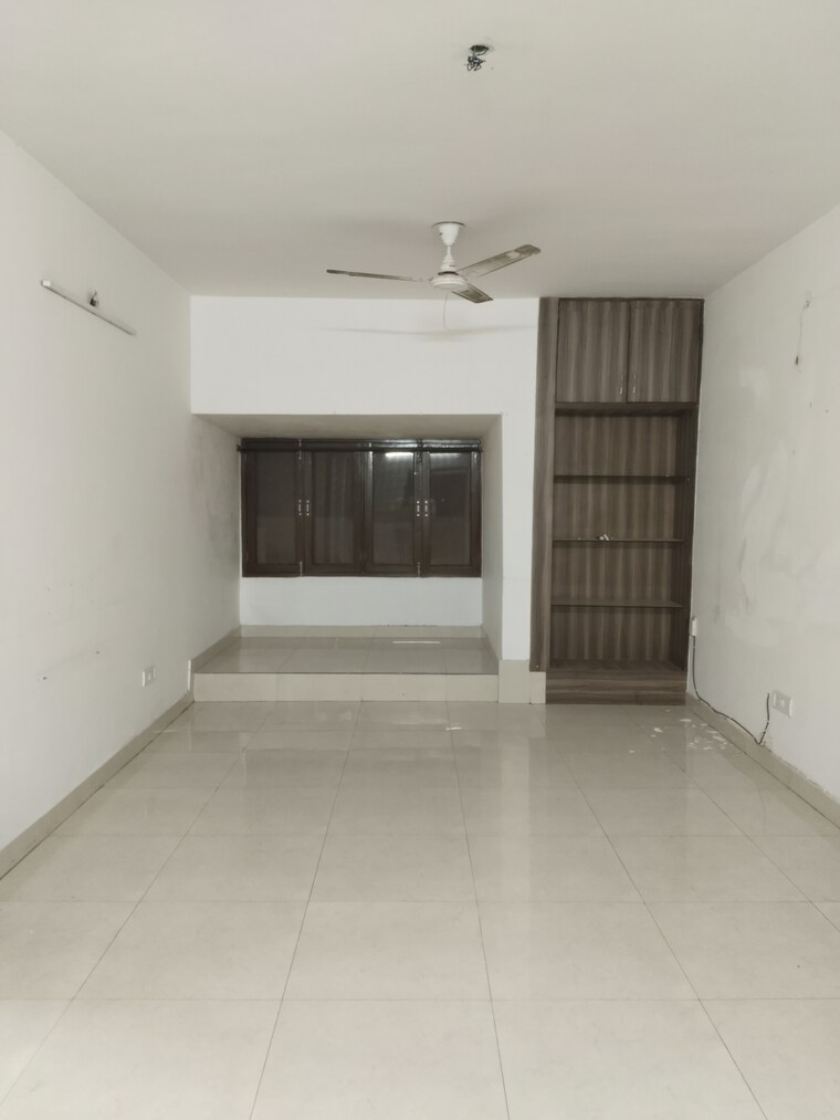Room, sarita-vihar-pocket-c-rwa 2 Bedroom 1150 Sq.Ft. Apartment In Sarita Vihar Delhi 9369903