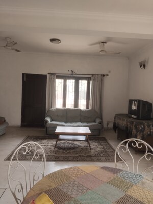 Living Room in 2 BHK Apartment at Sarita Vihar Pocket-C RWA, Sarita Vihar – for Rent