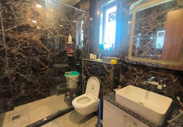 Team Area in 3 BHK Builder Floor at Sushant Tower, Sector 56 – for Sale