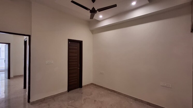 Room, patiala road 3 Bedroom 1500 Sq.Ft. Apartment In Patiala Road Zirakpur 9369914