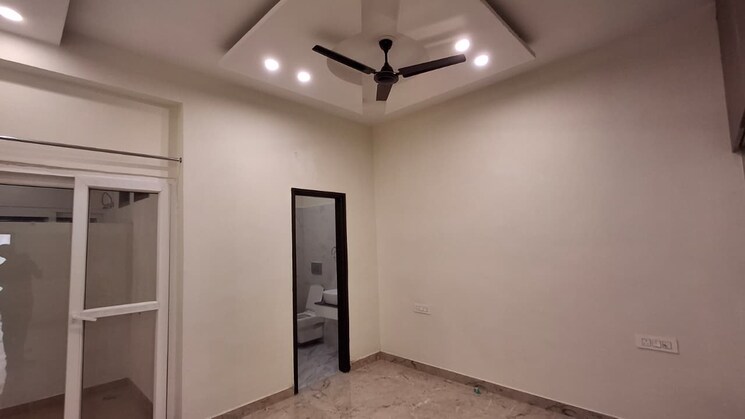 Room, patiala road 3 Bedroom 1500 Sq.Ft. Apartment In Patiala Road Zirakpur 9369914