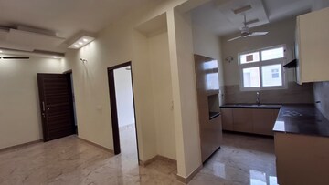 Room in 3 BHK Apartment at Patiala Road – for Rent