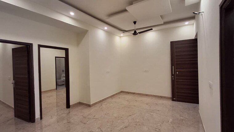 Room, patiala road 3 Bedroom 1500 Sq.Ft. Apartment In Patiala Road Zirakpur 9369914
