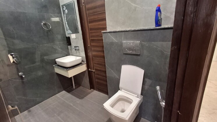 Bathroom, patiala road 3 Bedroom 1500 Sq.Ft. Apartment In Patiala Road Zirakpur 9369914