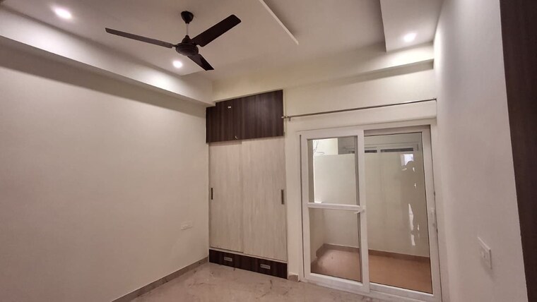 Room, patiala road 3 Bedroom 1500 Sq.Ft. Apartment In Patiala Road Zirakpur 9369914