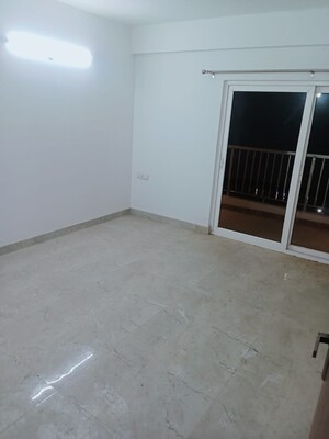 Room in 3 BHK Apartment at Uninav Eden, Raj Nagar Extension – for Rent