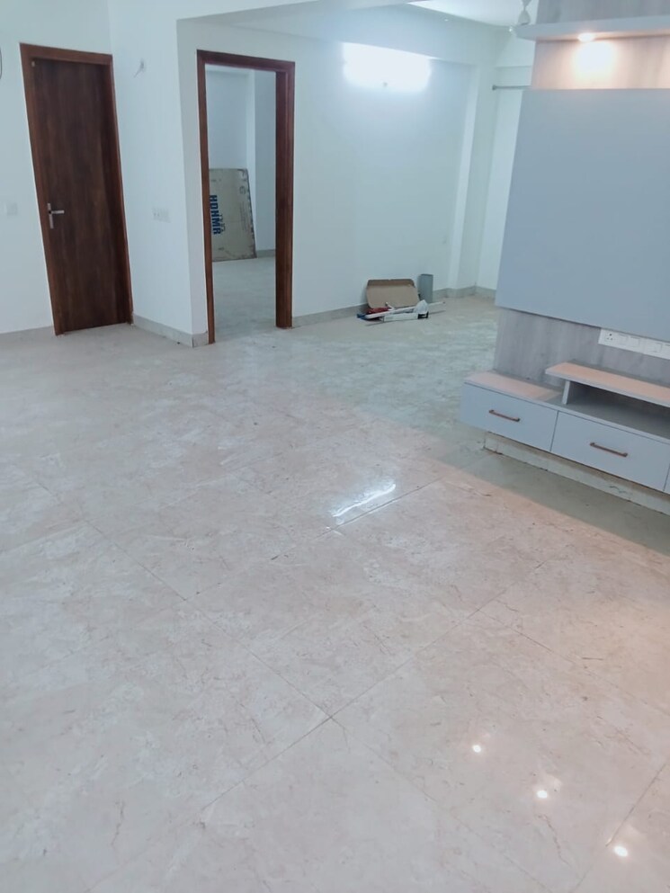 Room, uninav-eden 3 Bedroom 2090 Sq.Ft. Apartment In Raj Nagar Extension Ghaziabad 9369968