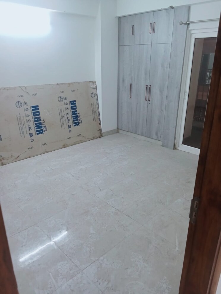 Room, uninav-eden 3 Bedroom 2090 Sq.Ft. Apartment In Raj Nagar Extension Ghaziabad 9369968