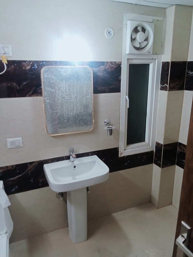 Team Area, uninav-eden 3 Bedroom 2090 Sq.Ft. Apartment In Raj Nagar Extension Ghaziabad 9369968