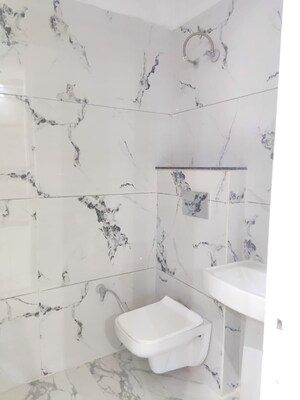 Bathroom in 5 BHK Villa at Gomti Homes, Nabha – for Rent