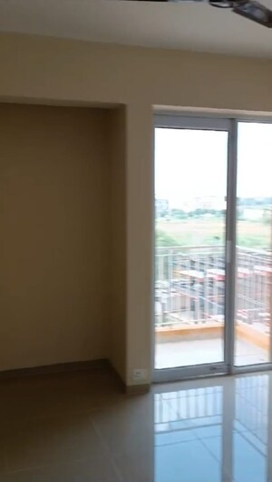 Room in 1 BHK Apartment at Wave Dream Homes, Wave City – for Rent