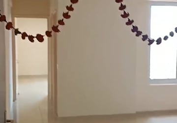 Room in 1 BHK Apartment at Wave Dream Homes, Wave City – for Rent