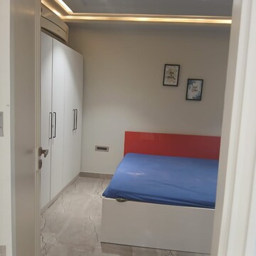 Furnished Amenities in 3 BHK Builder Floor at Auram Floor, South City 2 – for Rent