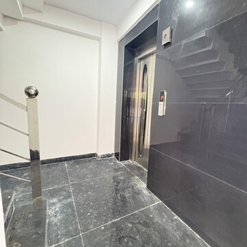 Room in 3 BHK Builder Floor at Auram Floor, South City 2 – for Rent