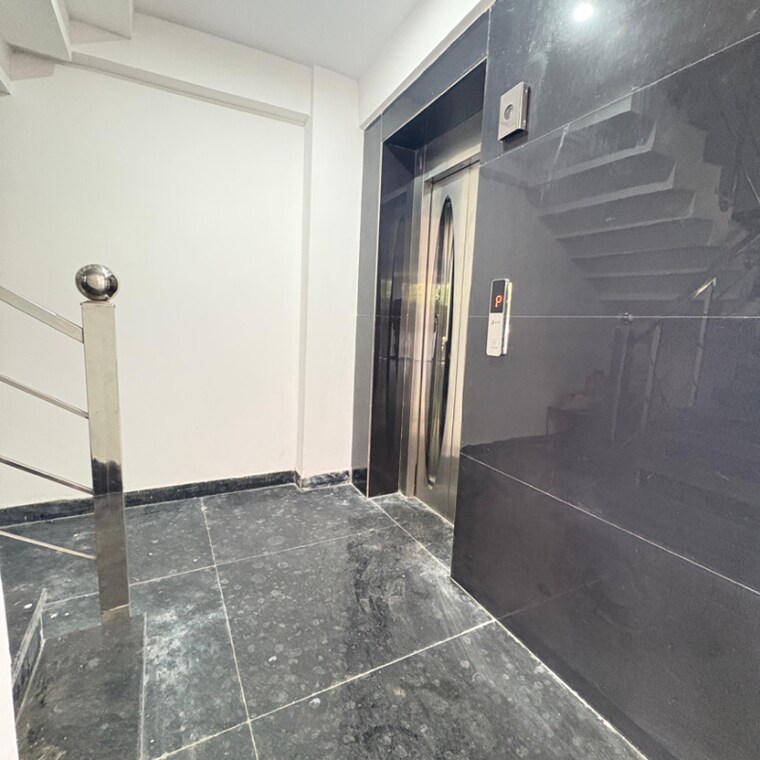 Room, auram-floor 3 Bedroom 3000 Sq.Ft. Builder Floor In South City 2 Gurgaon 9370056