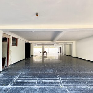 Building Lobby in 3 BHK Builder Floor at Auram Floor, South City 2 – for Rent