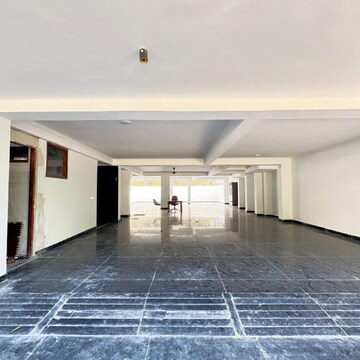 Building Lobby in 3 BHK Builder Floor at Auram Floor, South City 2 – for Rent