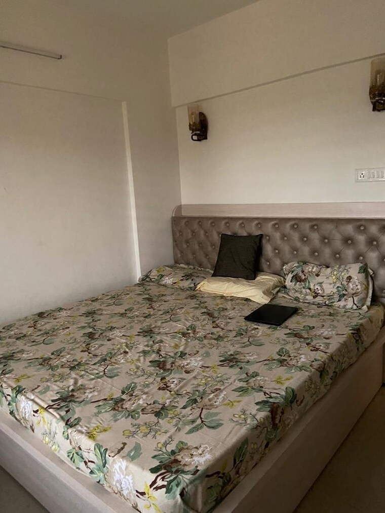 Room, vaishnavi-sahil-heights 2 Bedroom 830 Sq.Ft. Apartment In Pimple Nilakh Pune 9370052