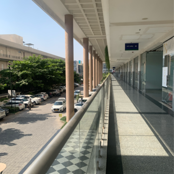  Showroom For Rent in Sushma Infinium, Vip Road