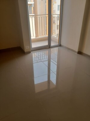 Room in 2 BHK Apartment at Wave Dream Homes, Wave City – for Rent