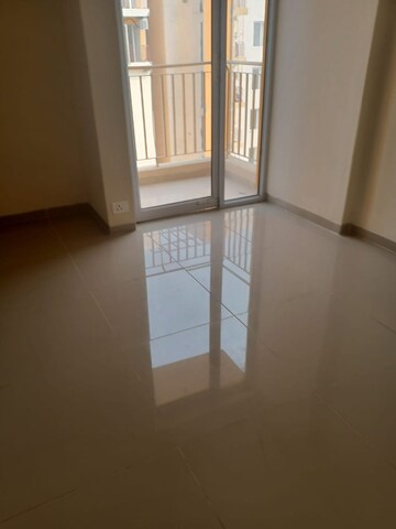 Room in 2 BHK Apartment at Wave Dream Homes, Wave City – for Rent