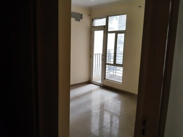 Room in 3 BHK Apartment at Gaur City 1st Avenue, Sector 4 Greater Noida – for Sale