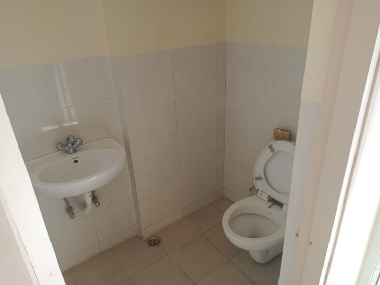 Bathroom, wave-dream-homes 2 Bedroom 808 Sq.Ft. Apartment In Wave City Ghaziabad 9370021