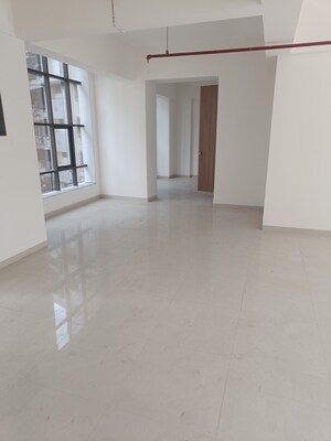 Room in  Office Space in IT/SEZ at Shree Rashmi Jewel, Kandivali West – for Rent