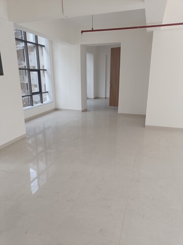 Room in  Office Space in IT/SEZ at Shree Rashmi Jewel, Kandivali West – for Rent