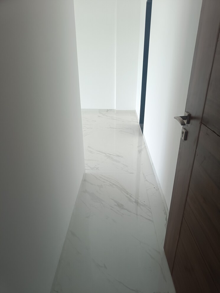 undefined, shree-rashmi-jewel Commercial Office Space in IT/SEZ 2800 Sq.Ft. In Kandivali West Mumbai 9370086