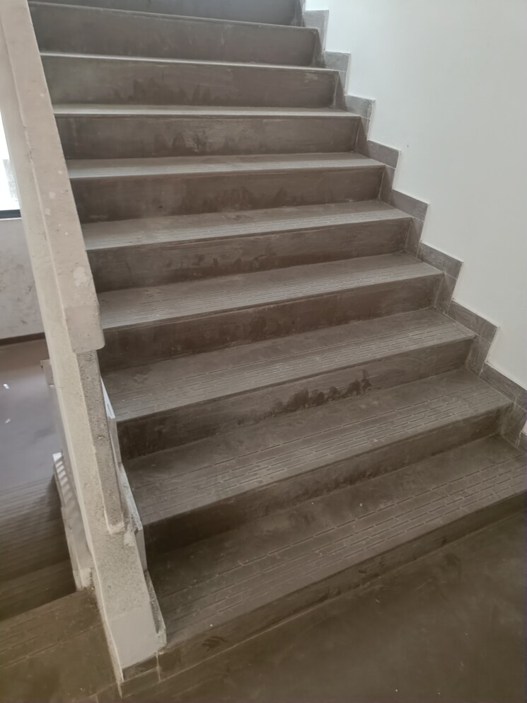 undefined, shree-rashmi-jewel Commercial Office Space in IT/SEZ 2800 Sq.Ft. In Kandivali West Mumbai 9370086