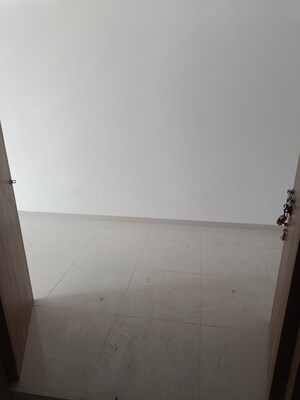 Room in  Office Space in IT/SEZ at Shree Rashmi Jewel, Kandivali West – for Rent