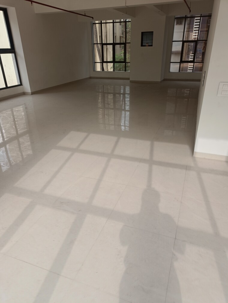 Balcony, shree-rashmi-jewel Commercial Office Space in IT/SEZ 2800 Sq.Ft. In Kandivali West Mumbai 9370086