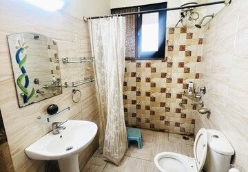 Bathroom in 3 BHK Apartment at Chandigarh Hollywood Heights 1, Lohgarh – for Rent
