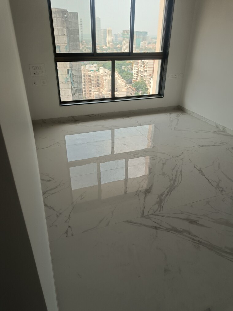 Balcony, shree-rashmi-jewel Commercial Office Space in IT/SEZ 2800 Sq.Ft. In Kandivali West Mumbai 9370086