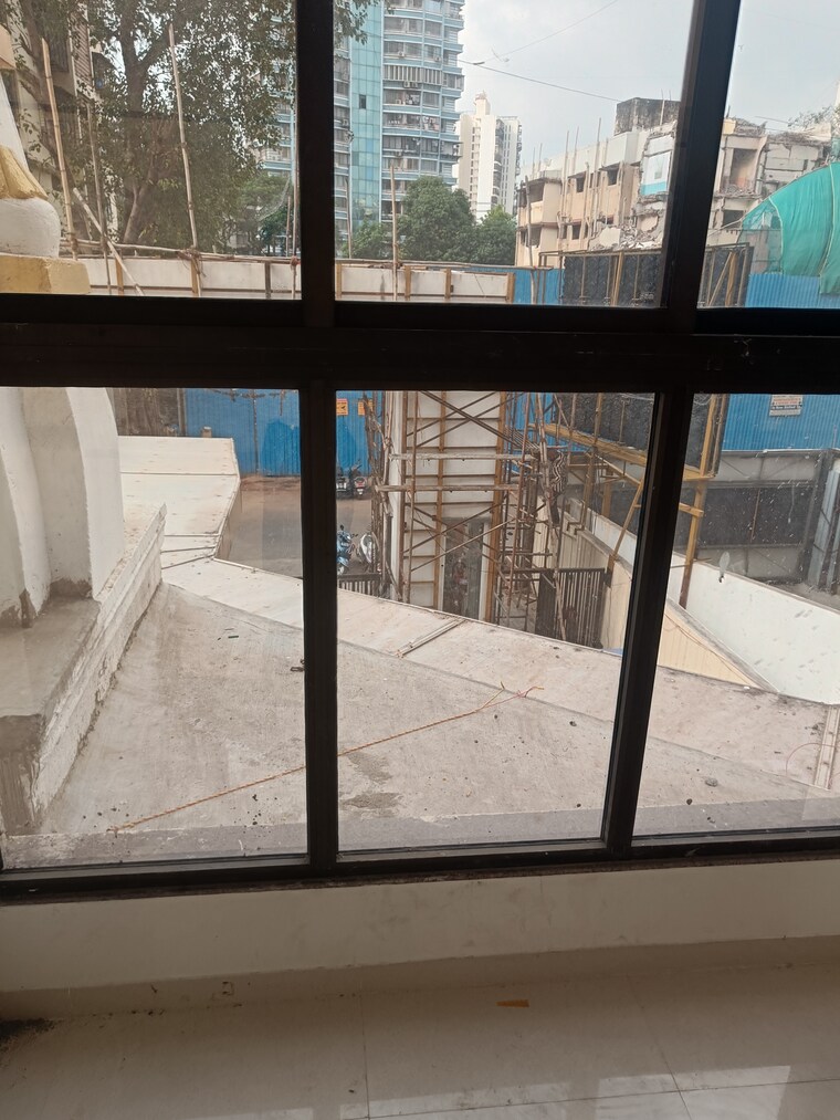 Balcony, shree-rashmi-jewel Commercial Office Space in IT/SEZ 2800 Sq.Ft. In Kandivali West Mumbai 9370086