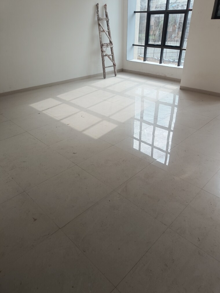 Room, shree-rashmi-jewel Commercial Office Space in IT/SEZ 2800 Sq.Ft. In Kandivali West Mumbai 9370086