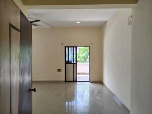 Room in 3 BHK Independent House at Panchshil The Address, Boat Club Road – for Rent