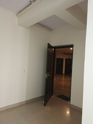 Room in 2 BHK Apartment at JM Florance, Tech Zone 4 Greater Noida – for Sale