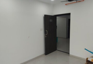 2 BHK Apartment For Rent in UK Iridium, Kandivali East