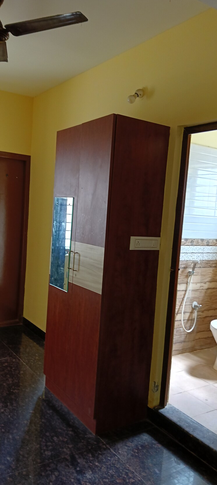 Room, btm-delite 1 RK 450 Sq.Ft. Builder Floor In Btm Layout Bangalore 9370263