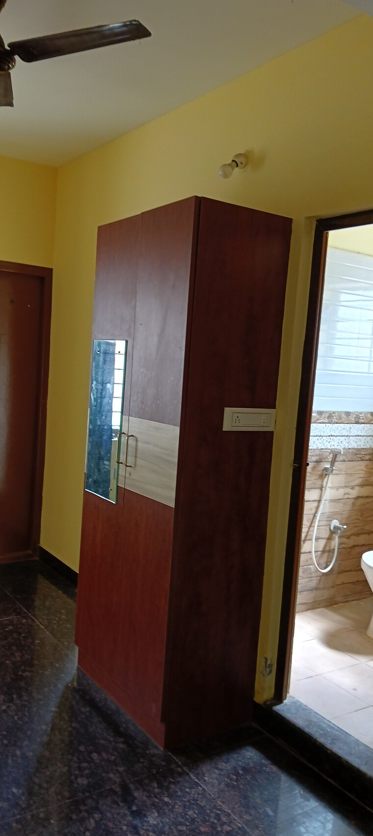 Room, btm-delite 1 RK 450 Sq.Ft. Builder Floor In Btm Layout Bangalore 9370263