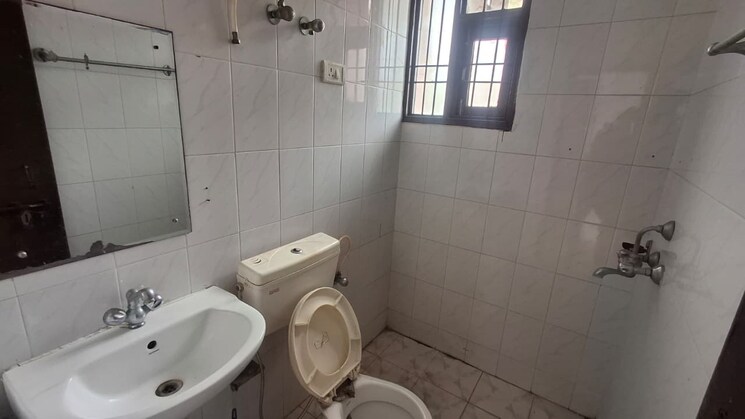 Attached Bathroom, vip road 2 Bedroom 1200 Sq.Ft. Apartment In Vip Road Zirakpur 9370264