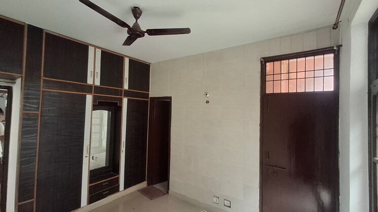 Room, vip road 2 Bedroom 1200 Sq.Ft. Apartment In Vip Road Zirakpur 9370264