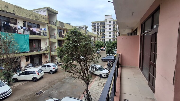Balcony, vip road 2 Bedroom 1200 Sq.Ft. Apartment In Vip Road Zirakpur 9370264