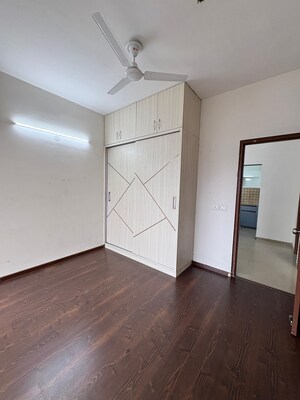 2 BHK Apartment For Rent in Mahagun Mywoods, Sector 16c Greater Noida