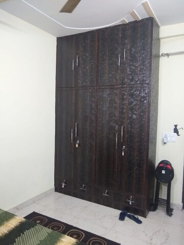 Furnished Amenities in 5 BHK Independent House at Shalimar Garden Extension ii – for Sale