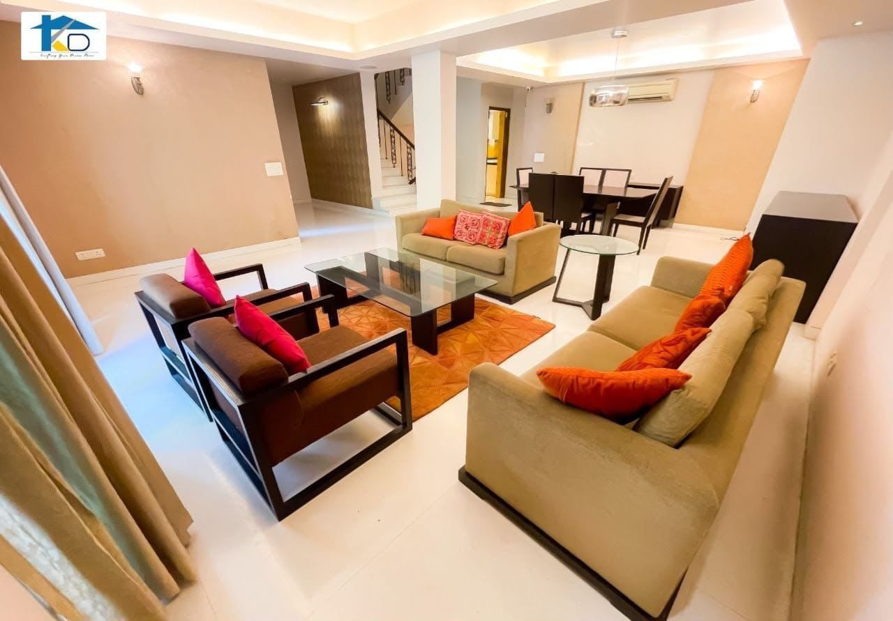 4 BHK + Servant Room Builder Floor For Rent in Sushant Lok 3