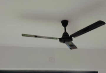 Room in 2 BHK Apartment at Anant Tara, Kandivali West – for Rent